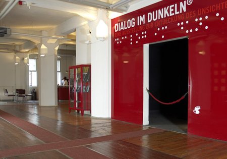 Photo of the lobby and the entrance to the dark at the Dialoghaus Hamburg